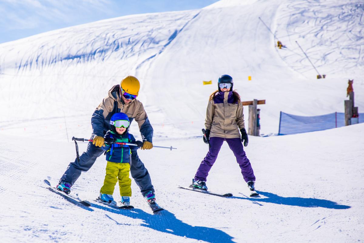 Family-Friendly Resorts: Best Points Options for a Memorable Ski Vacation