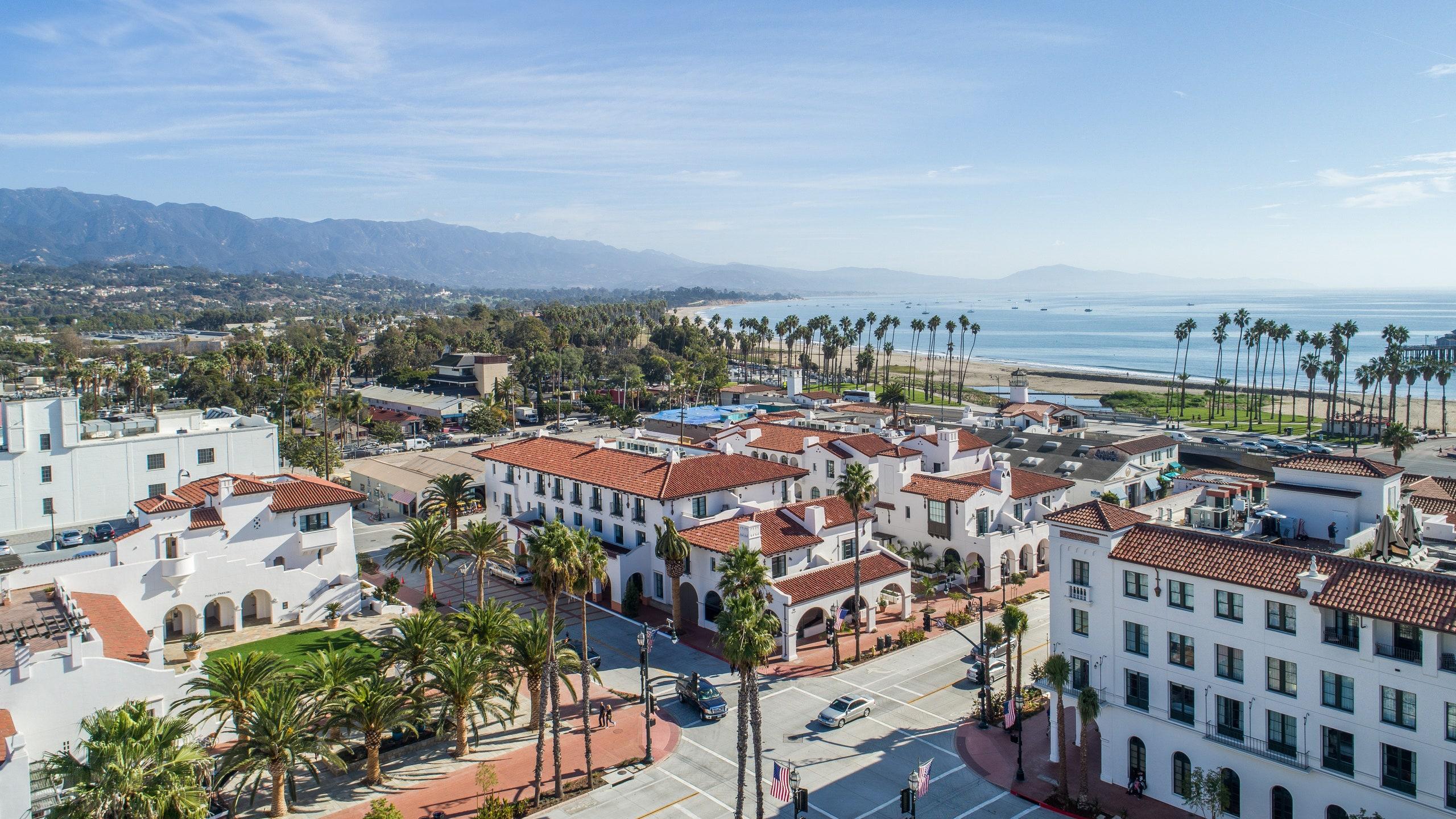 Strategic Stopovers: Hotels Near Major Highways and Attractions