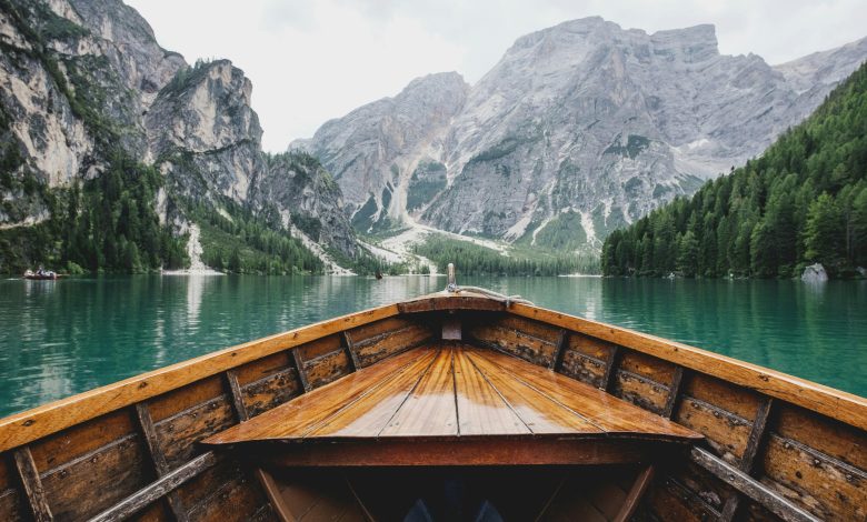 How to Book Last-Minute Trips with Travel Points