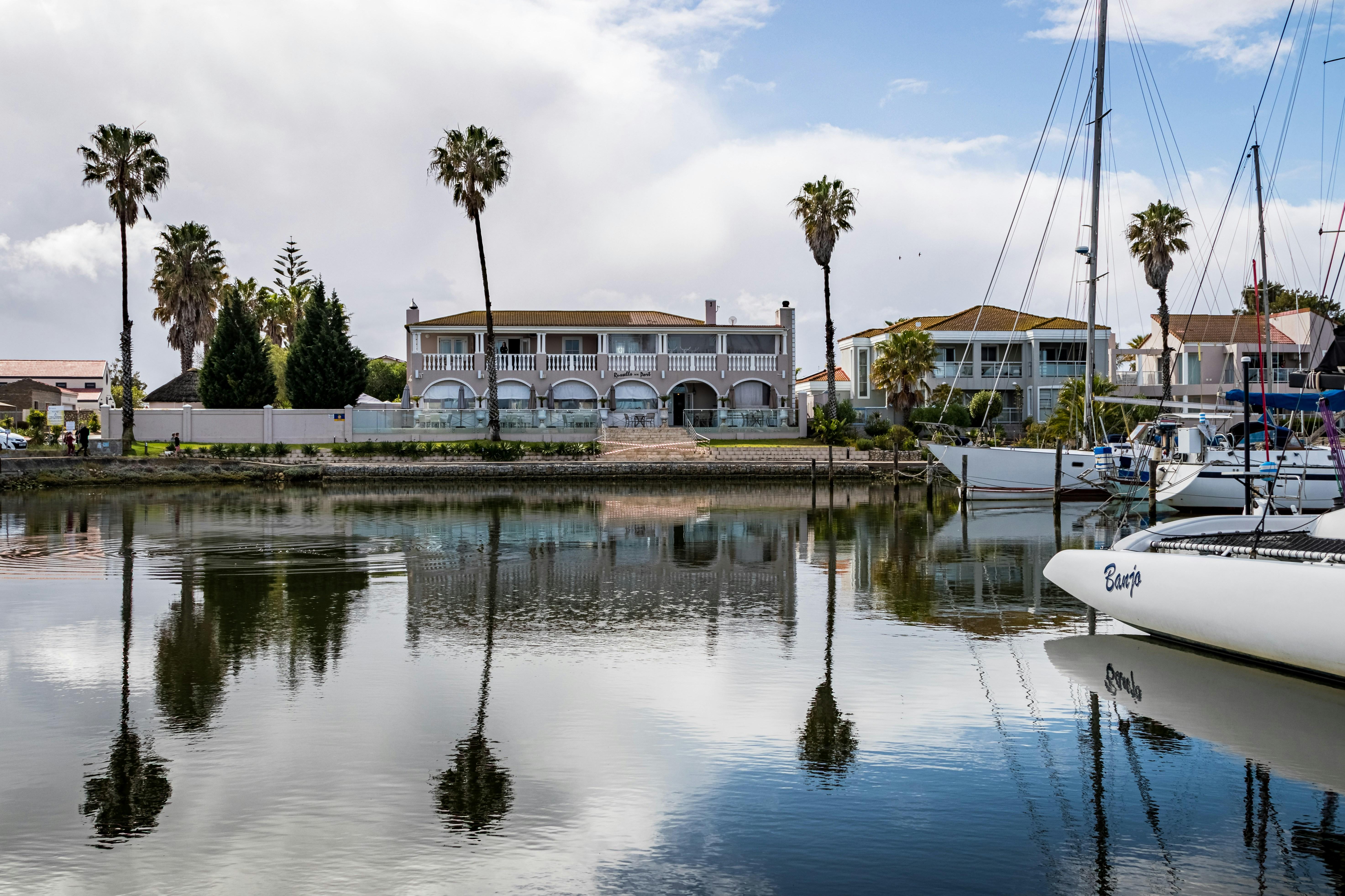 Maximizing Reward Programs for Vacation Stays