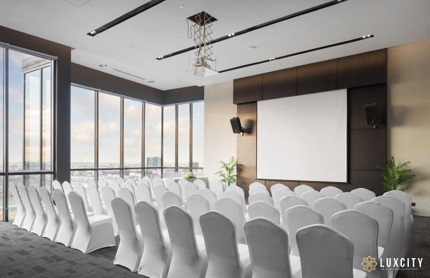 Insider Tips on Securing the Perfect Conference Hotel with Points